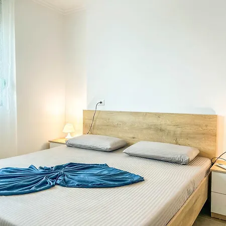Aqua Vista 598 * Durrës
