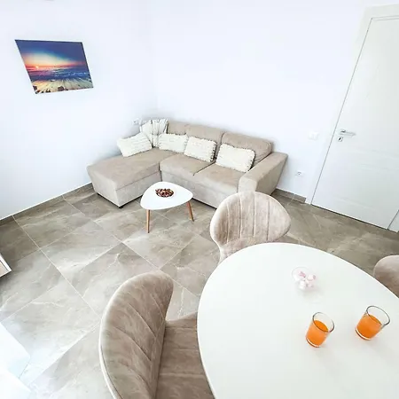 Aqua Vista 598 * Durrës